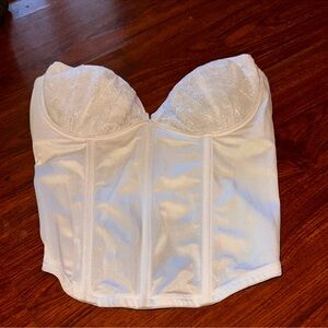 Elegant White Lace Bustier